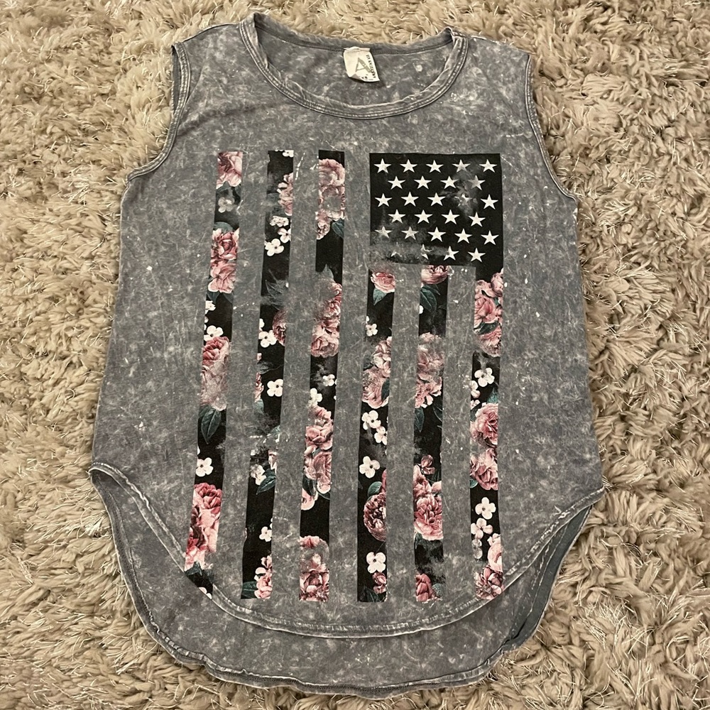 American Age Floral American Flag High-Low Muscle Tee | Size: XS